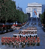 Le traditionnel défilé miliataire sur les Champs Elysées.